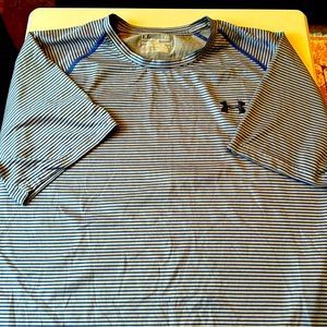 Men's large under armour T-shirt